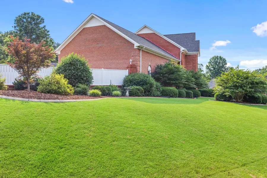 111 Stoney Creek Dr, Florence, AL 35633 - #3