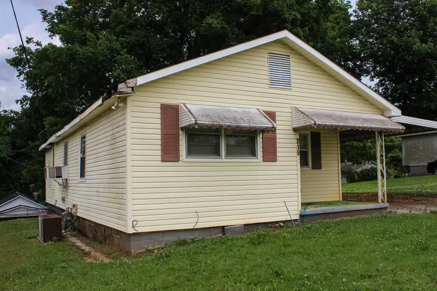 215 Burgess St, Florence, AL 35630 - Image #2