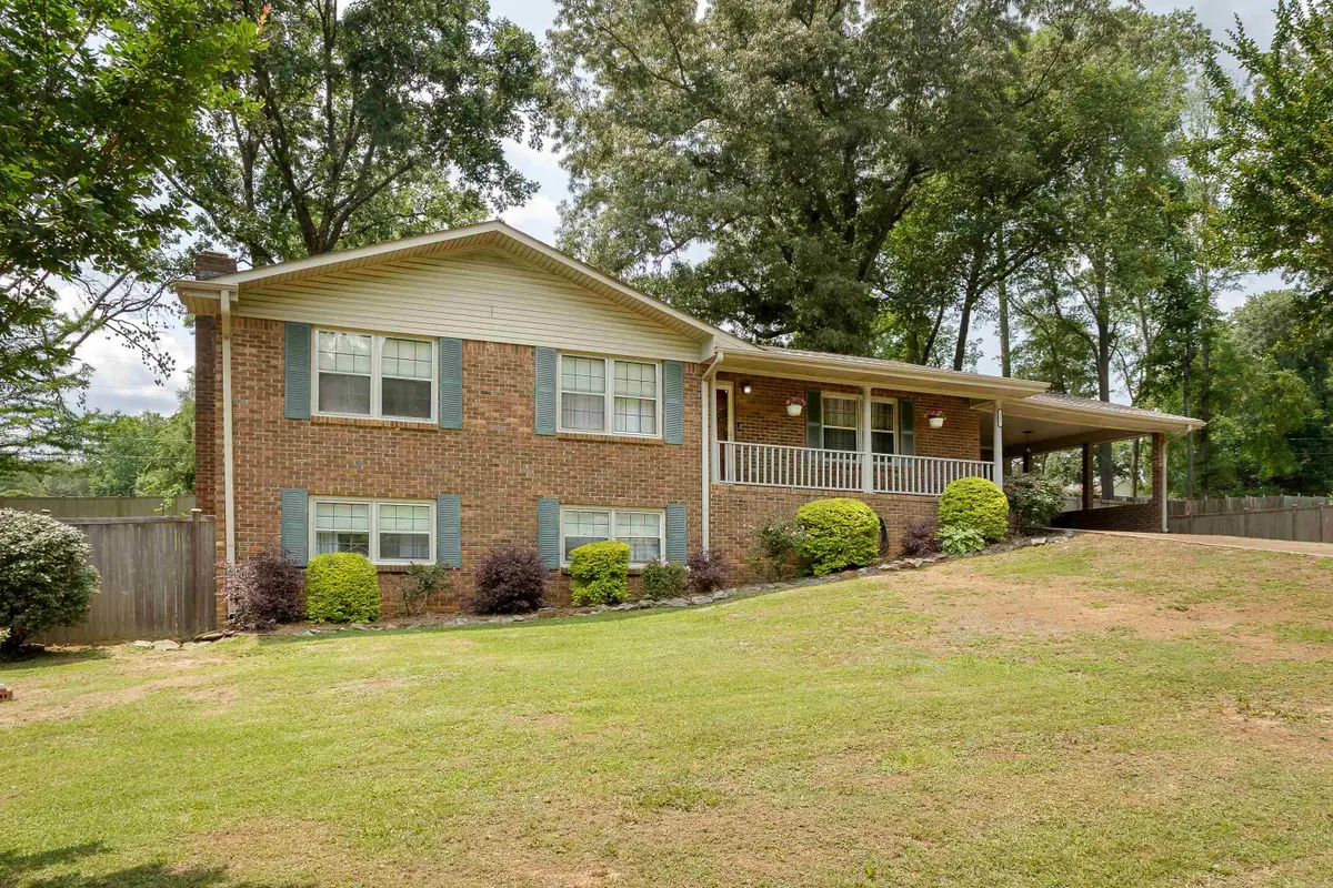 231 Cedar Ln, Killen, AL 35645 - Image #1