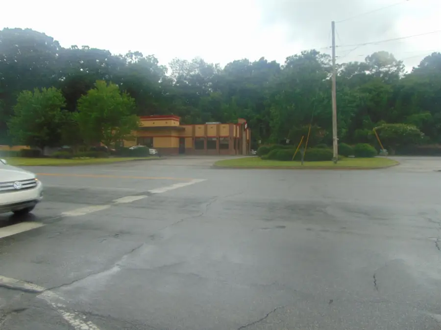 898 Florence Blvd, Florence, AL 35630 - Image #2
