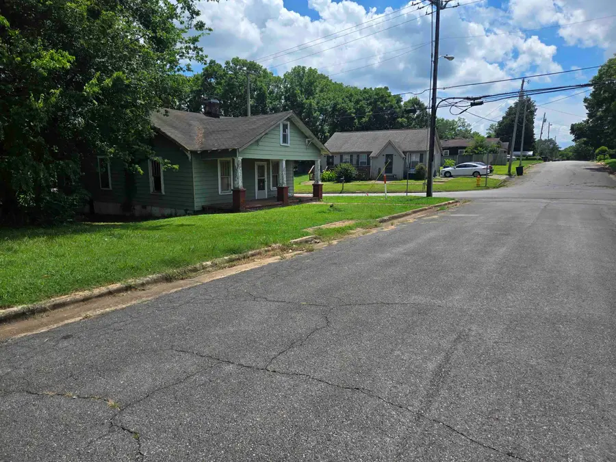 419 Campbell St, Florence, AL 35630 - Image #2