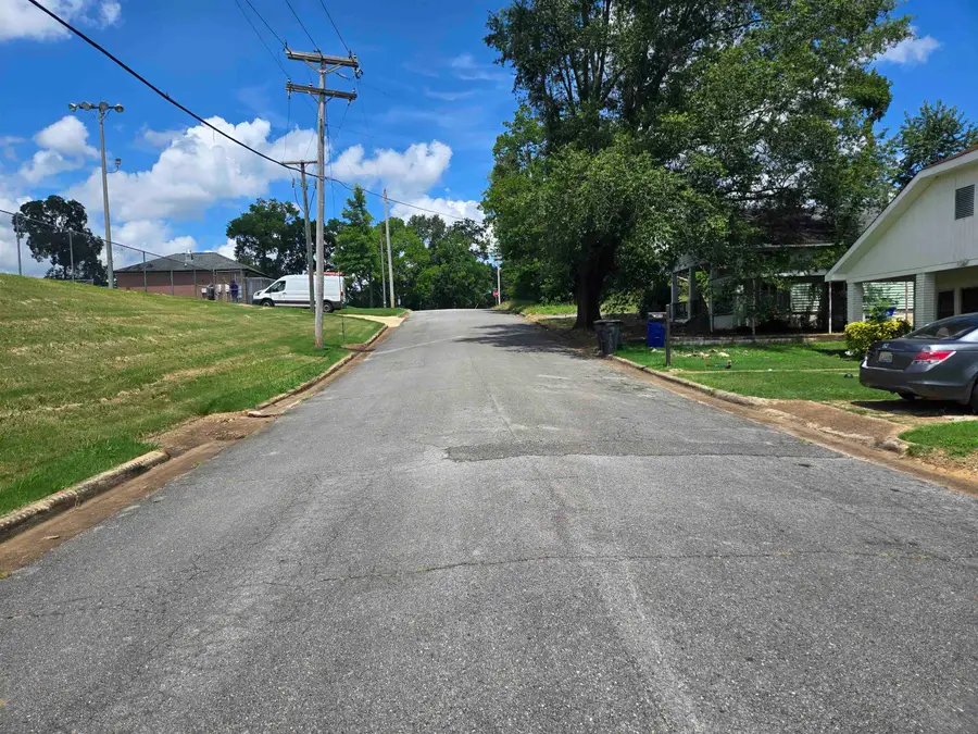 419 Campbell St, Florence, AL 35630 - Image #3