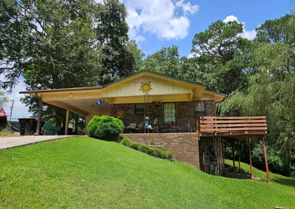 1816 Briarwood Ln, Cullman, AL 35055