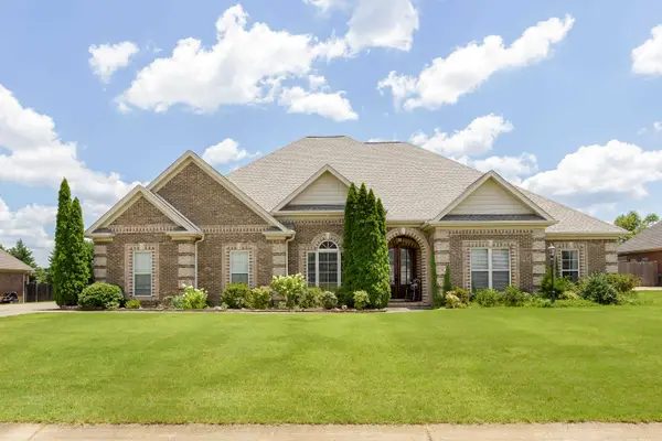 256 Cypress Creek Dr, Florence, AL 35633