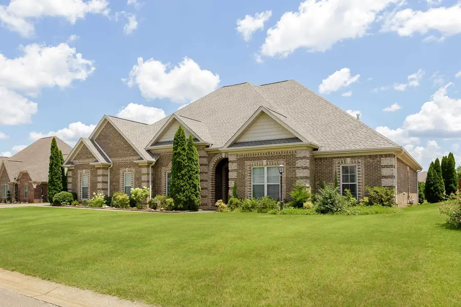 256 Cypress Creek Dr, Florence, AL 35633 - Image #2