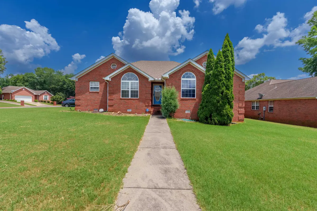 201 New Providence Ct, Florence, AL 35630 - Image #1