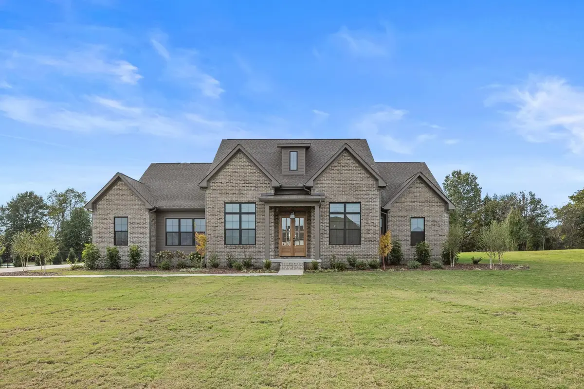 166 Randal Ln, Florence, AL 35634 - Image #1