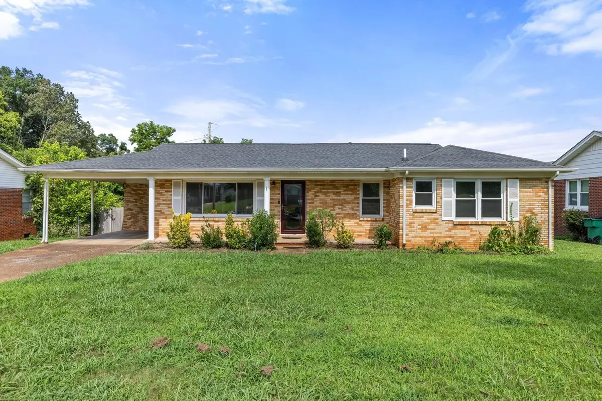 110 Emerald Dr, Tuscumbia, AL 35674 - #1