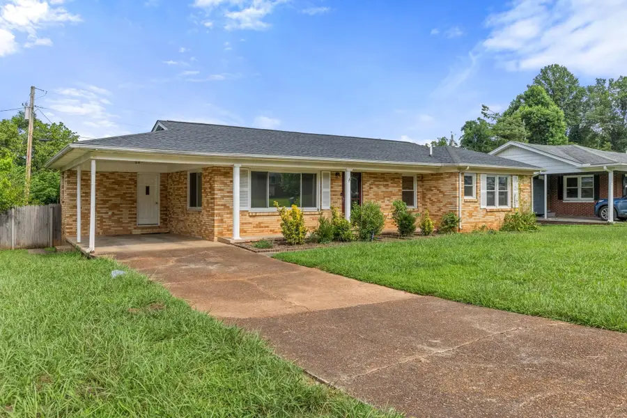 110 Emerald Dr, Tuscumbia, AL 35674 - #2