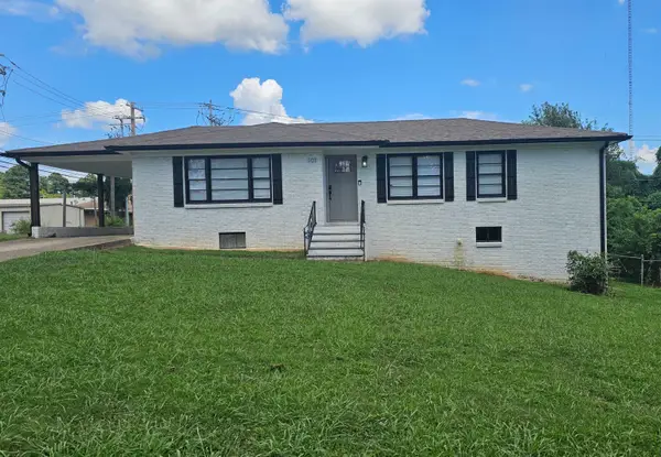 101 Edison Ave, Muscle Shoals, AL 35661