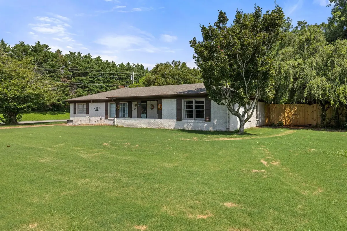 1101 Catalpa St, Tuscumbia, AL 35674 - Image #1