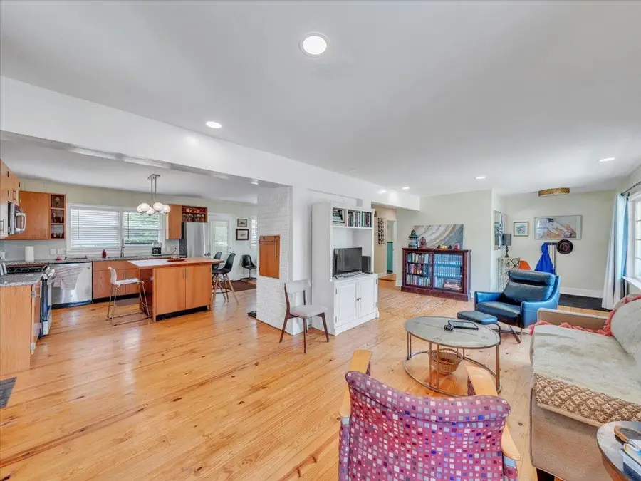 706 Meadowview St, Athens, AL 35611 - Image #2