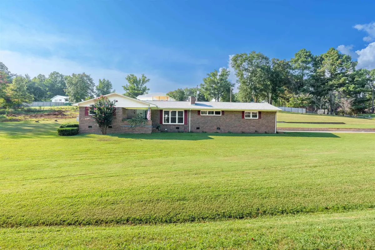 203 Cedar Ln, Killen, AL 35645 - #1