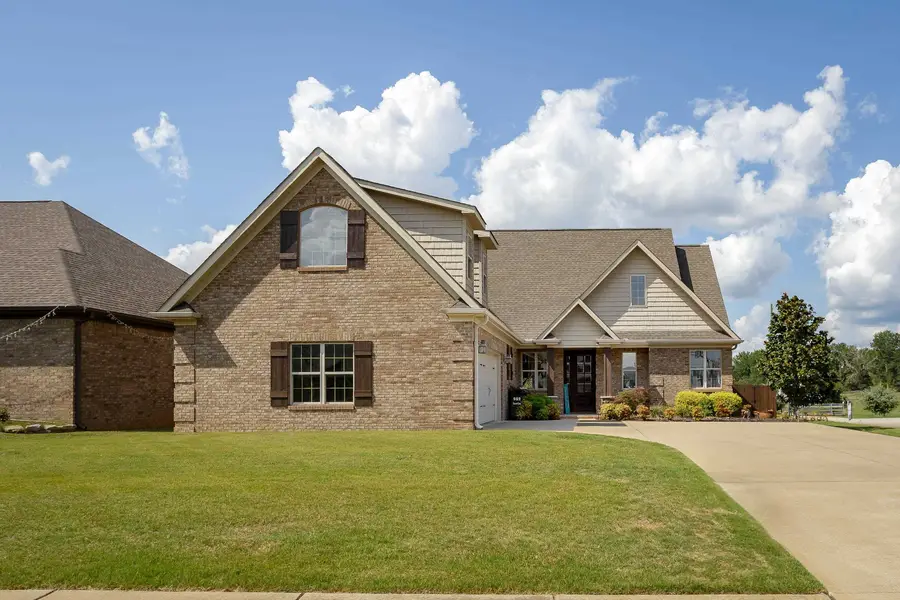 989 Garrett Ln, Florence, AL 35634 - Image #3