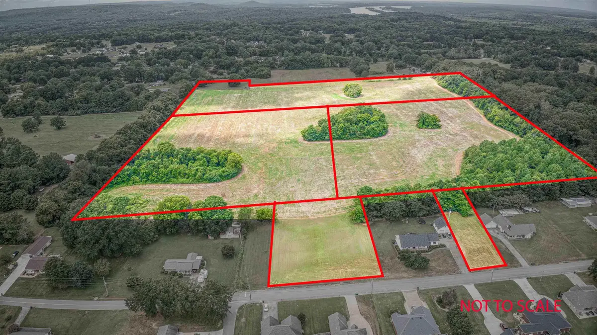 000 Graham Ave, Tuscumbia, AL 35674 - #1