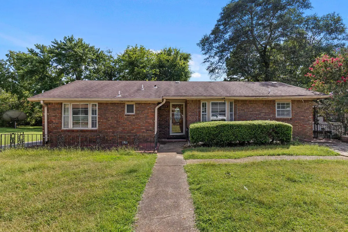 1005 W Irvine Ave, Florence, AL 35630 - Image #1