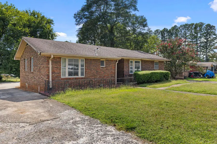 1005 W Irvine Ave, Florence, AL 35630 - Image #3