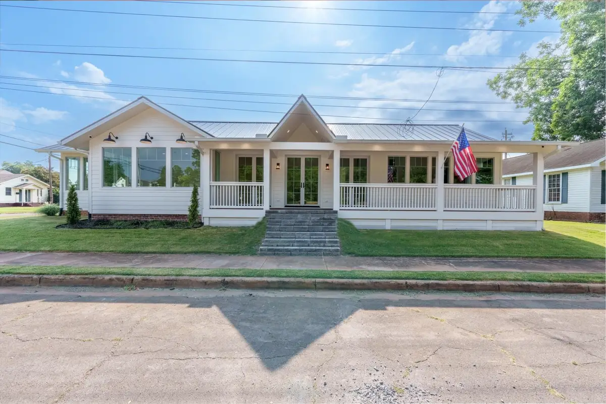 109 W Second St, Tuscumbia, AL 35674 - Image #1