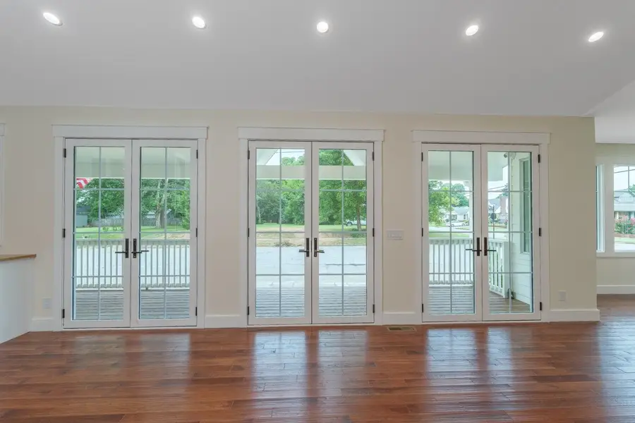 109 W Second St, Tuscumbia, AL 35674 - Image #2