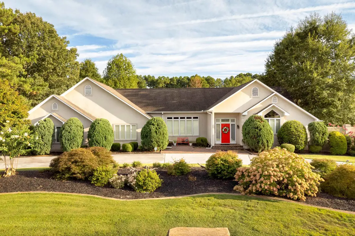 9175 Turtle Point Dr, Killen, AL 35645 - Image #1