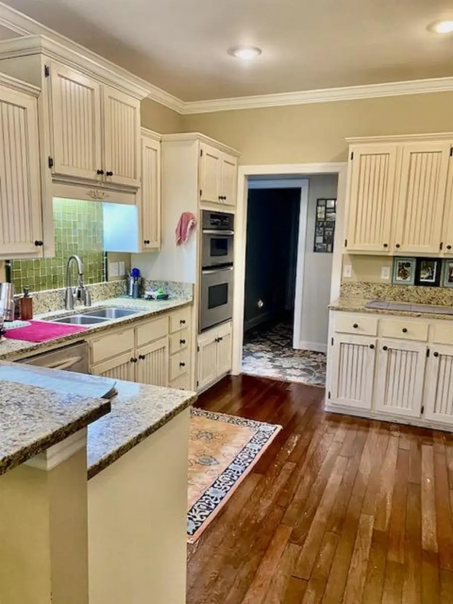 309 Sherborne Ct, Florence, AL 35633 - Image #2