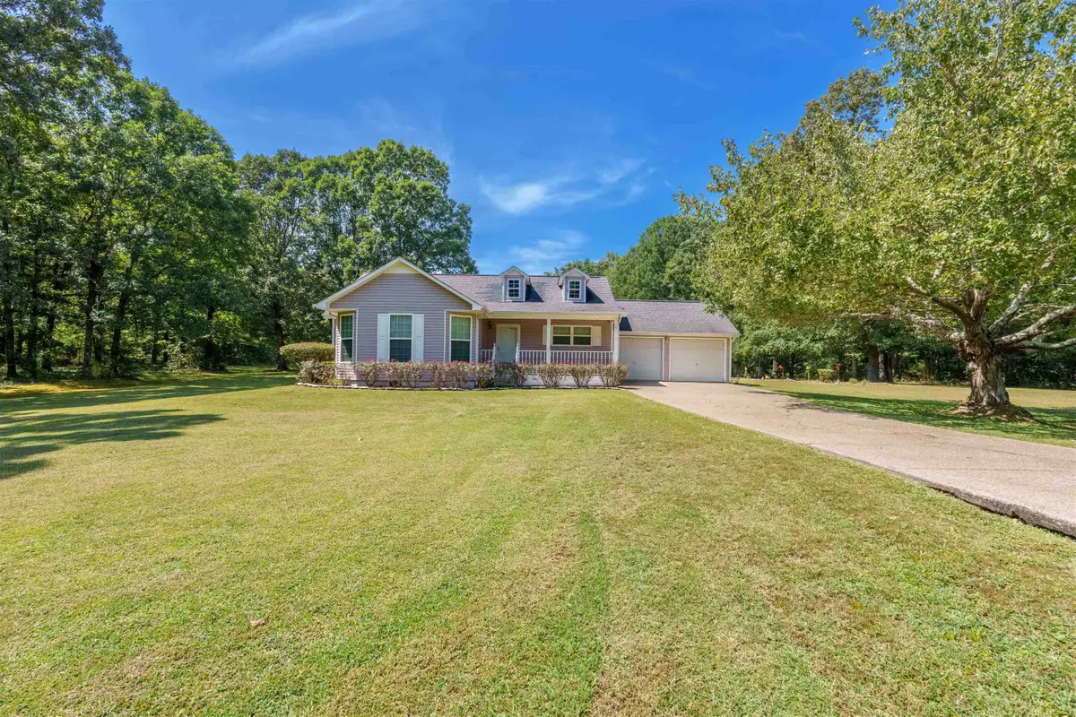 662 Ruby Richardson Dr, Killen, AL 35645 - Image #1