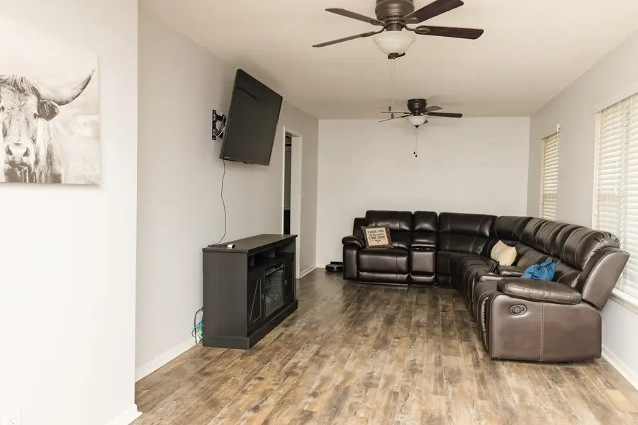 125 Sylvia Dr, Gardendale, AL 35071 - #3