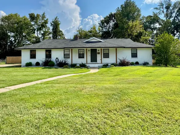 127 New Castle Dr, Florence, AL 35633