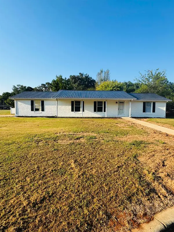 504 Imperial Dr, Florence, AL 35630