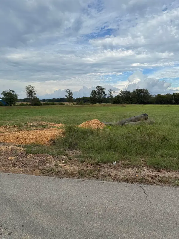 225 Co Rd 144, Killen, AL 35645