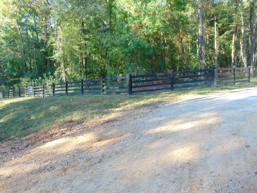 019 Lingerlost Rd, Killen, AL 35645 - Image #3