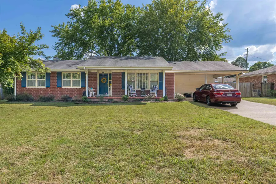 2010 Greenbrier Rd, Florence, AL 35630 - Image #2