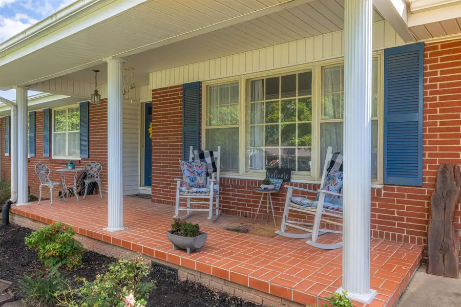 2010 Greenbrier Rd, Florence, AL 35630 - Image #3