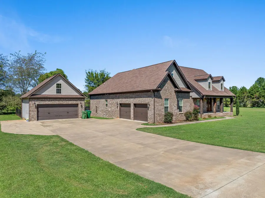 105 Fieldwood Dr, Tuscumbia, AL 35674 - Image #3