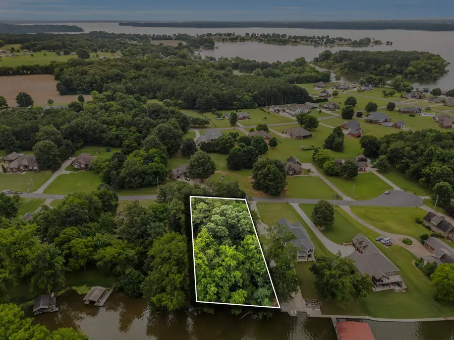 226 Reynolds Dr, Rogersville, AL 35652 - #2