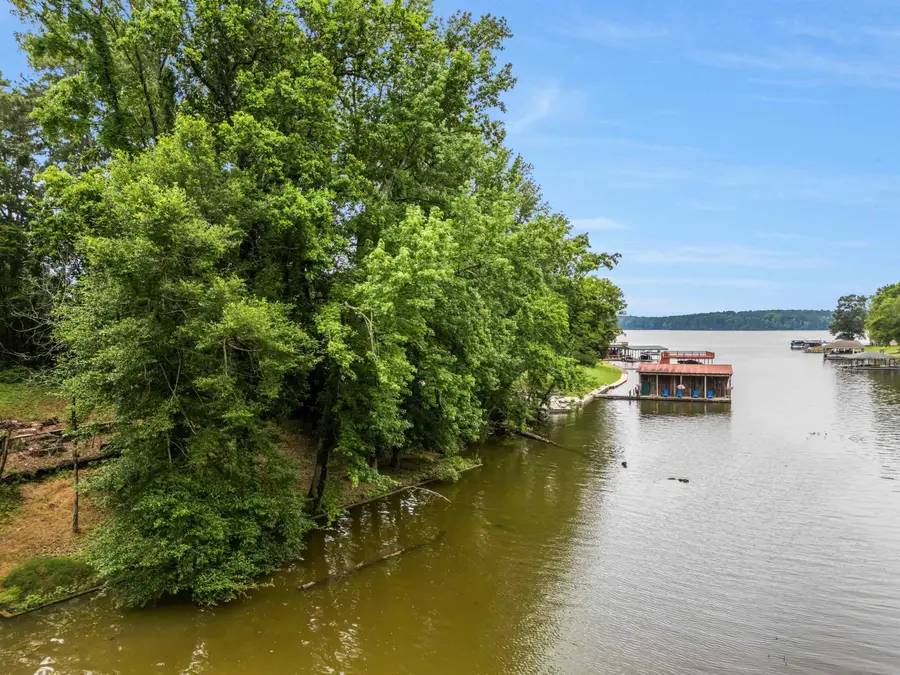 226 Reynolds Dr, Rogersville, AL 35652 - #3