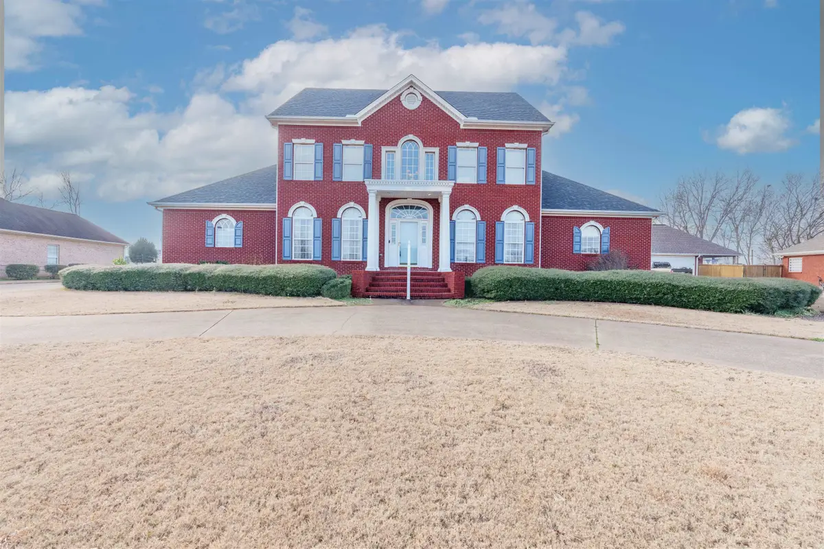 3106 Mcguire Dr, Muscle Shoals, AL 35661 - Image #1