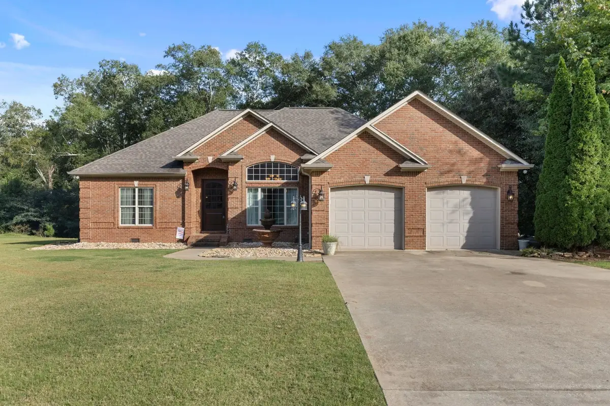 141 Bailey Ct, Killen, AL 35645 - #1