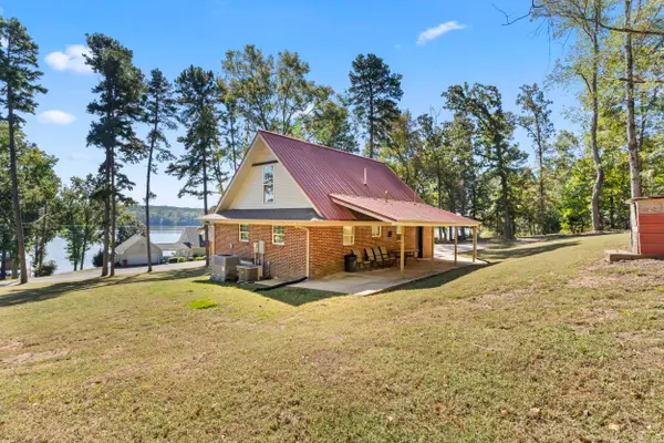 882 York Dr, Rogersville, AL 35652
