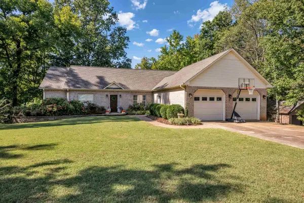 178 Reynolds Dr, Rogersville, AL 35652