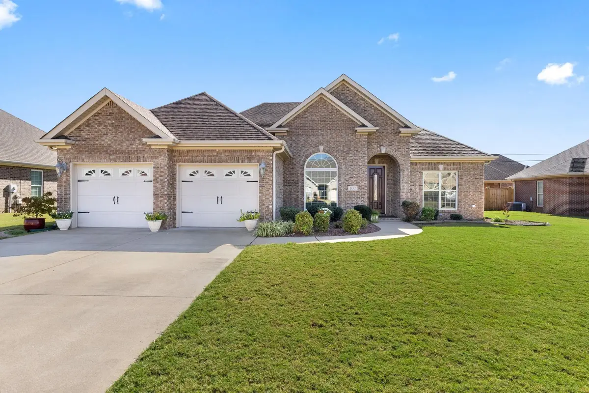 107 Heather Ln, Muscle Shoals, AL 35661 - #1