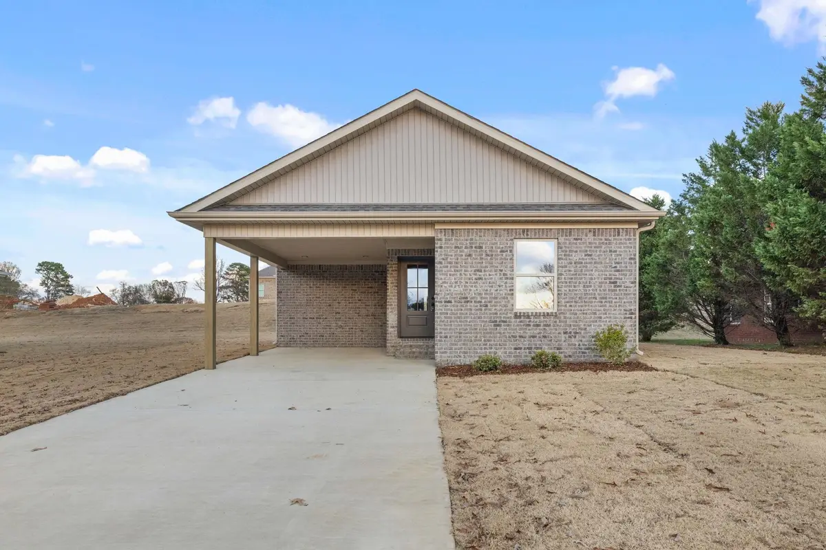 33 S Crown St, Florence, AL 35630 - Image #1