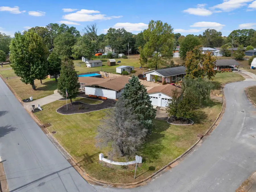 202 Davis Ave, Florence, AL 35633 - Image #2