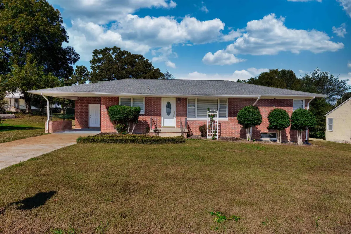 3003 E 14th Ave, Sheffield, AL 35660 - #1