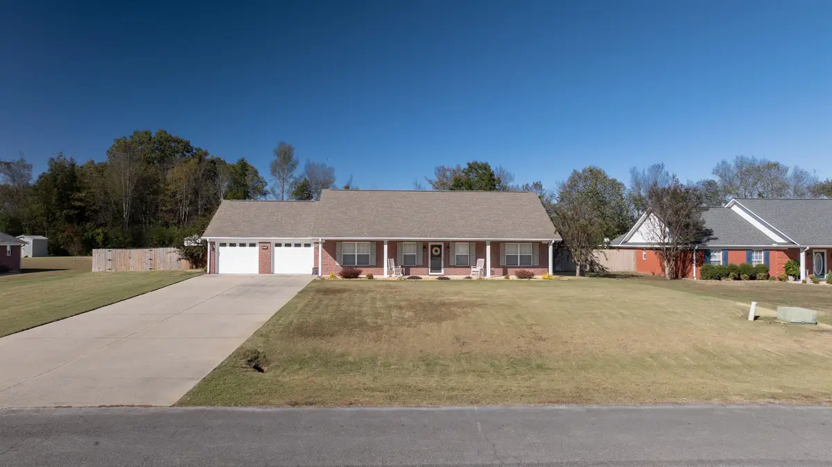 168 Bridgewood Dr, Killen, AL 35645 - Image #1
