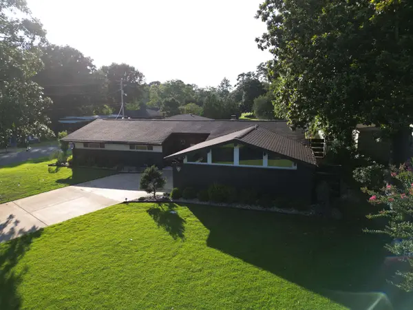 427 Riverview Cr, Florence, AL 35630