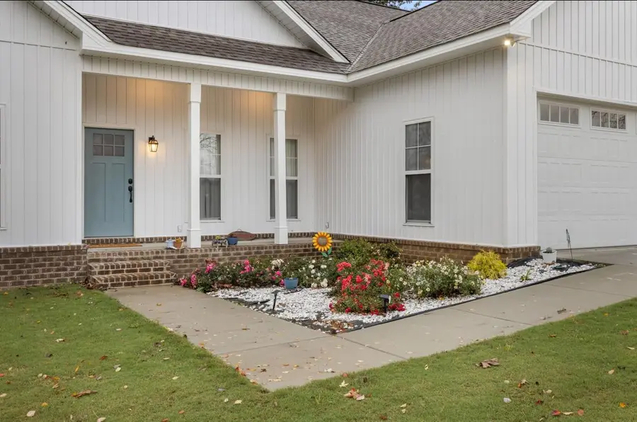 172 Smith Ln, Killen, AL 35645 - Image #2