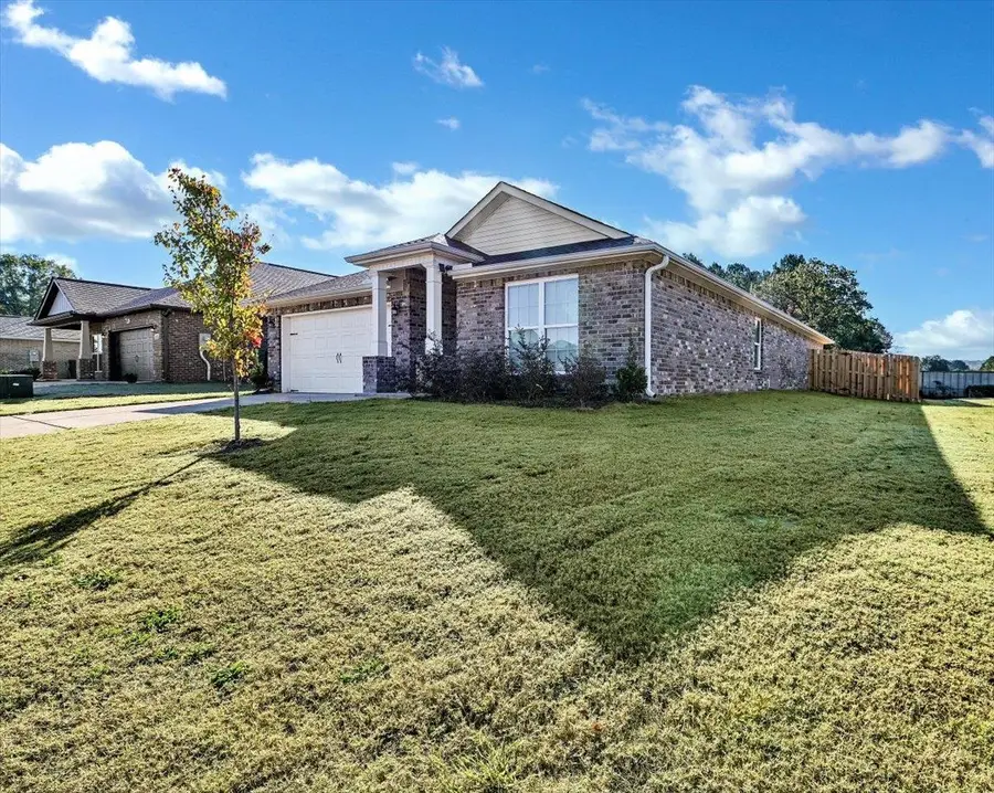 3131 Chestnut Dr, Decatur, AL 35603 - Image #3