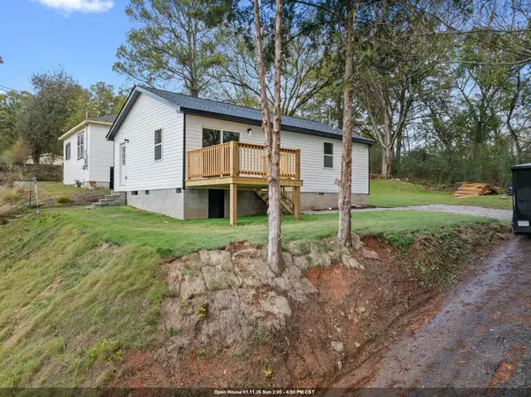 1407 Colorado Ave, Florence, AL 35630