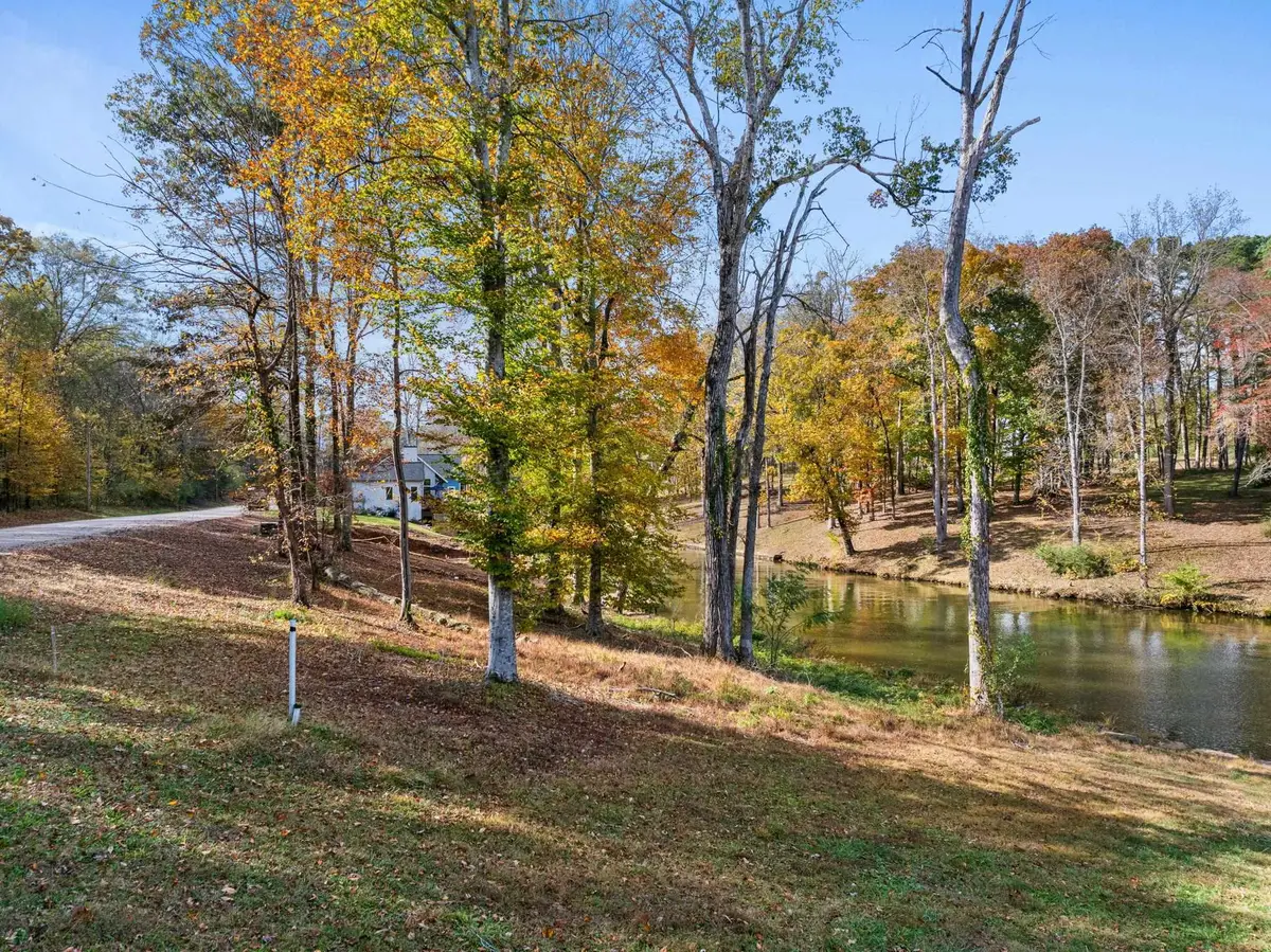 1584 N Shore Dr, Florence, AL 35634 - Image #1